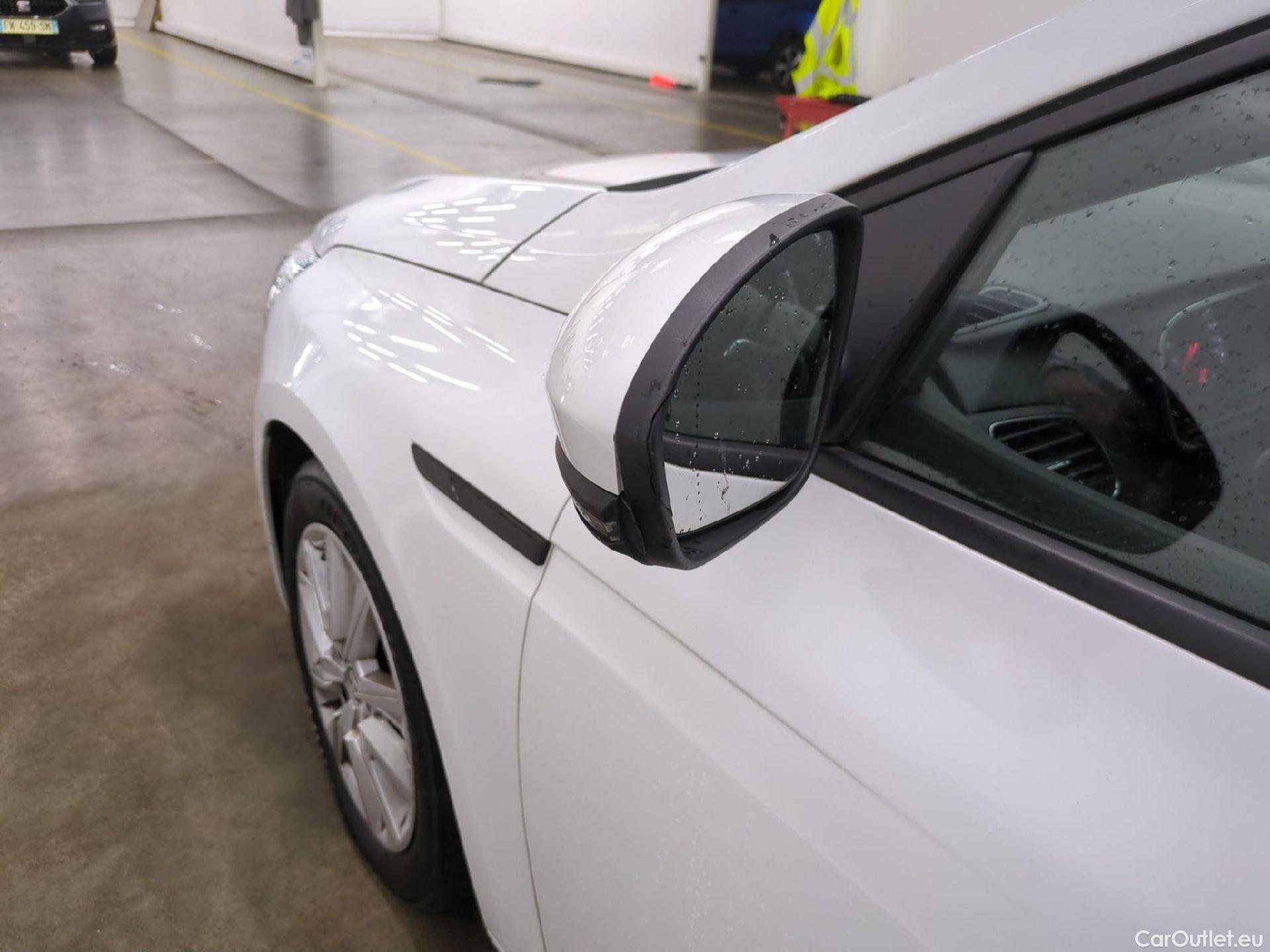  Renault  Megane RENAULT Mégane Berline / 2020 / 5P / Berline Business TCe 140 EDC FAP -21N #1