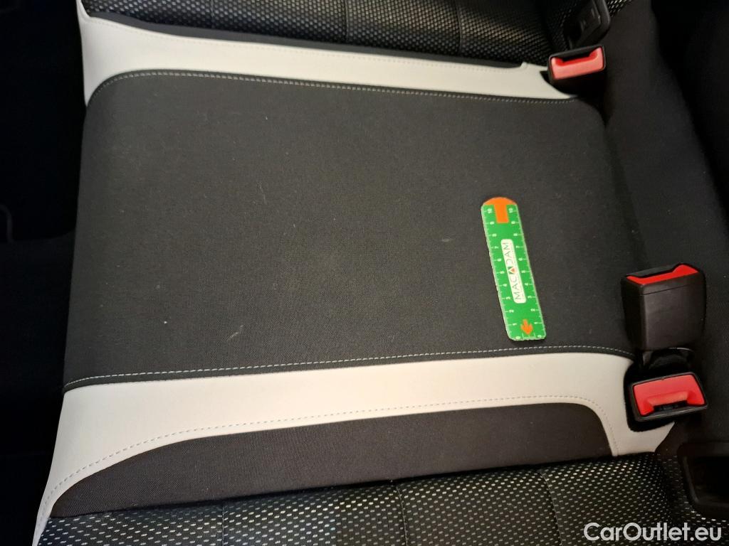  Volkswagen  T-ROC VOLKSWAGEN  / 2017 / 5P / SUV 1.5 TSI 150 EVO CARAT DSG7 #24