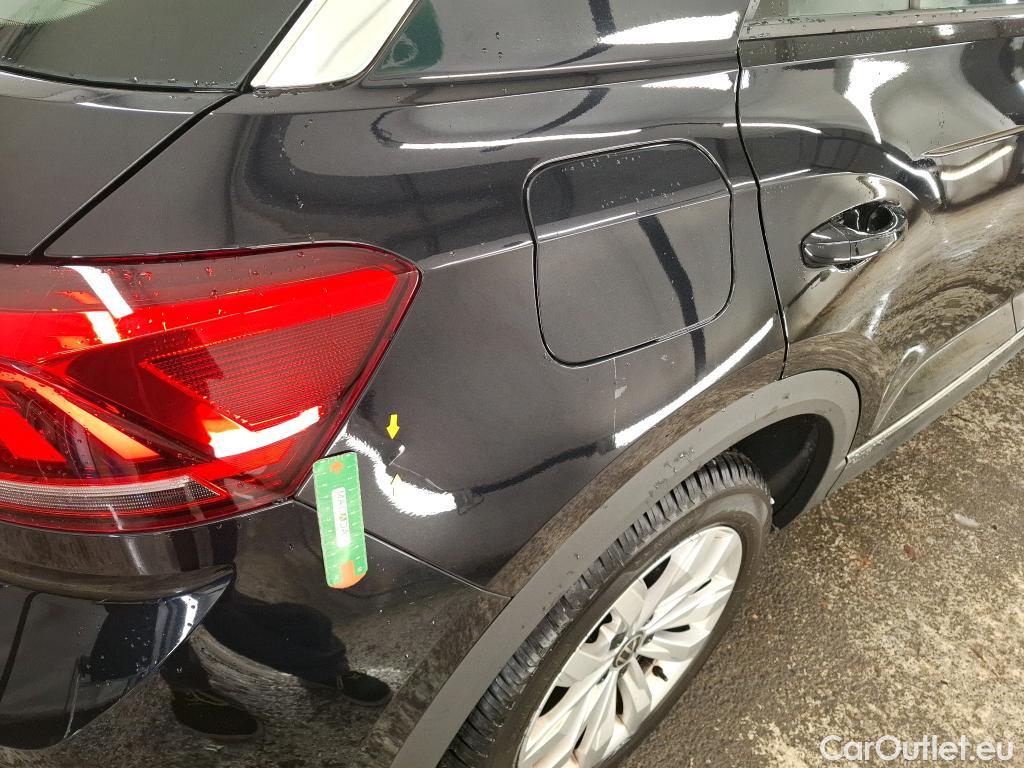  Volkswagen  T-ROC VOLKSWAGEN  / 2017 / 5P / SUV 1.5 TSI 150 EVO CARAT DSG7 #5