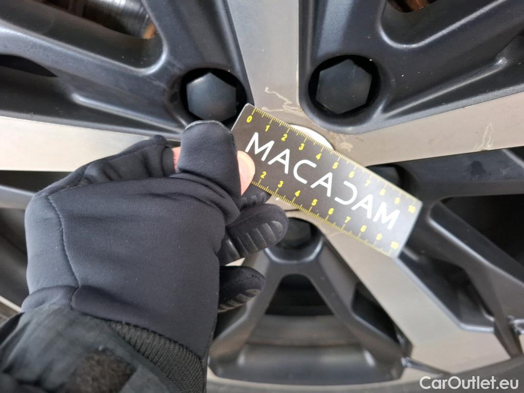  Peugeot  5008  GT Line 1.5 HDi 130CV BVA8 7 Sieges E6dT #31