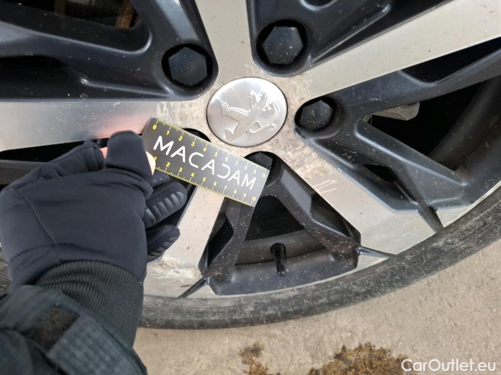  Peugeot  5008  GT Line 1.5 HDi 130CV BVA8 7 Sieges E6dT #22