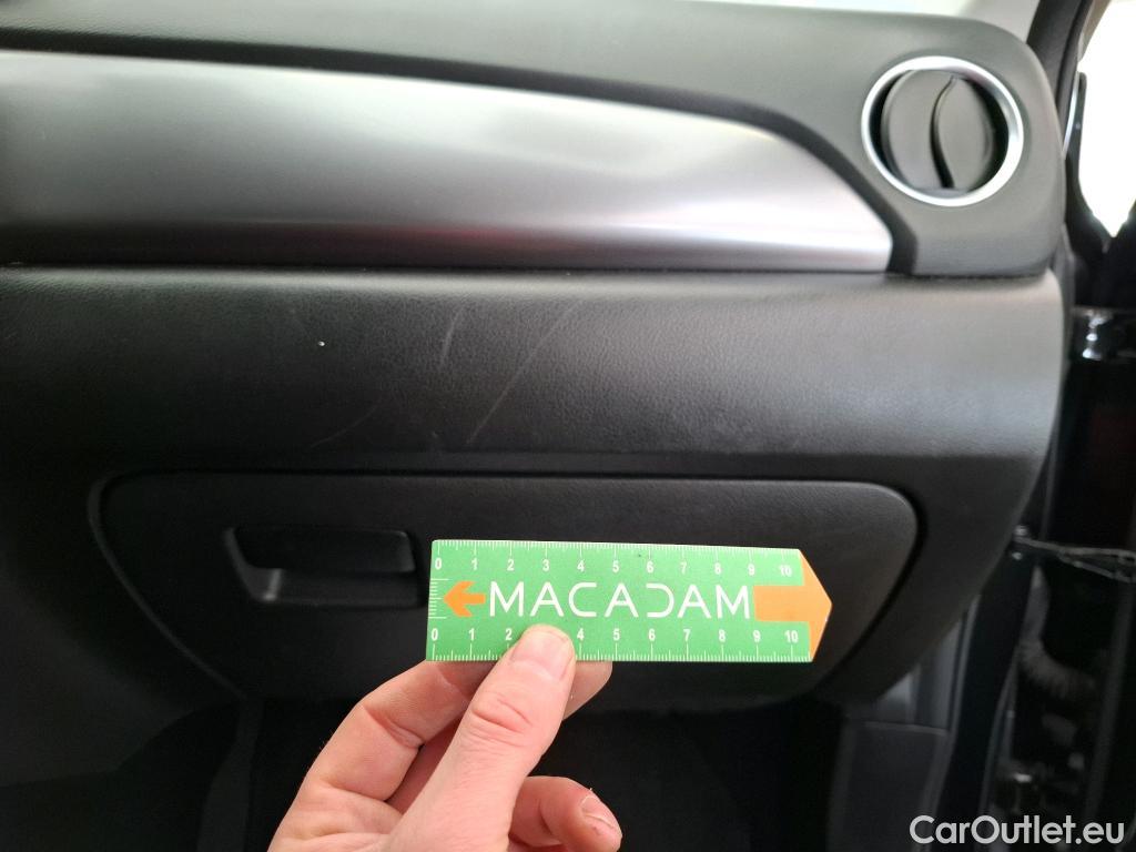  Land Rover  Discovery SUZUKI Vitara / 2015 / 5P / SUV 1.5 Dualjet hybrid PRIVILEGE AT #1