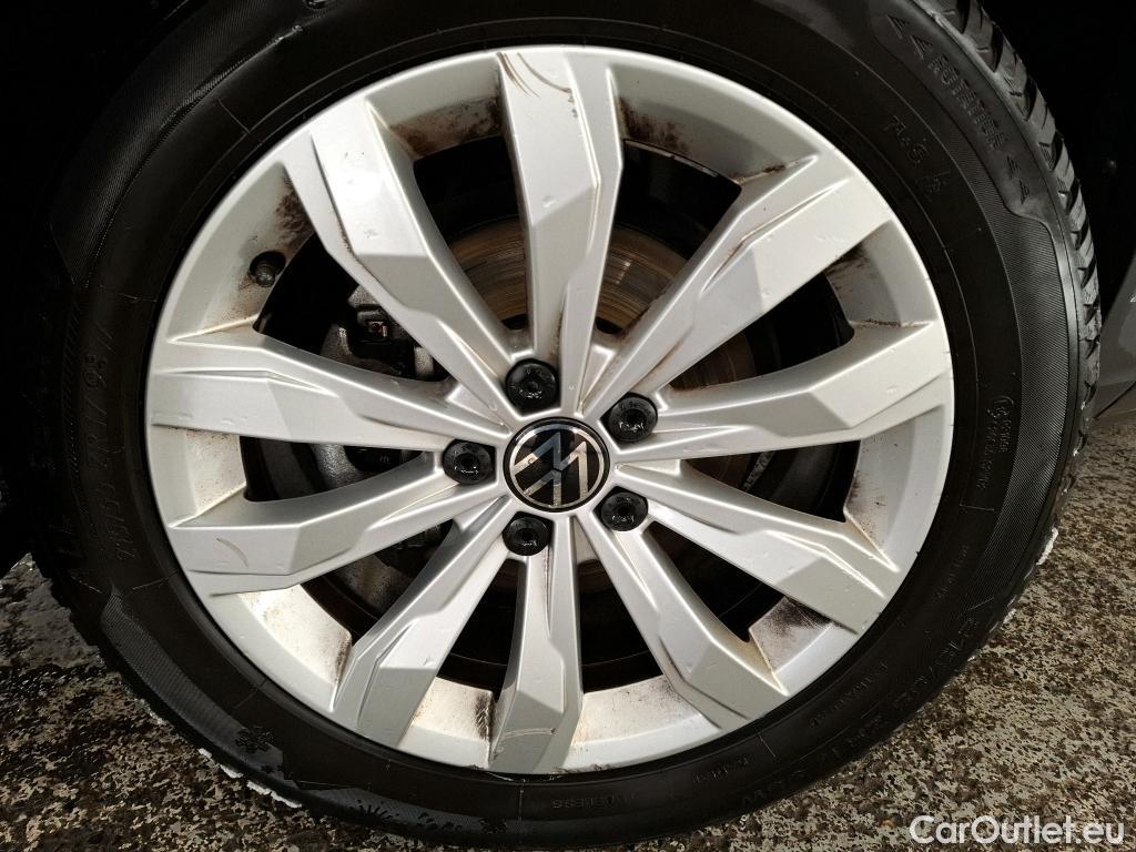  Volkswagen  T-ROC VOLKSWAGEN  / 2017 / 5P / SUV 1.5 TSI 150 EVO CARAT DSG7 #16