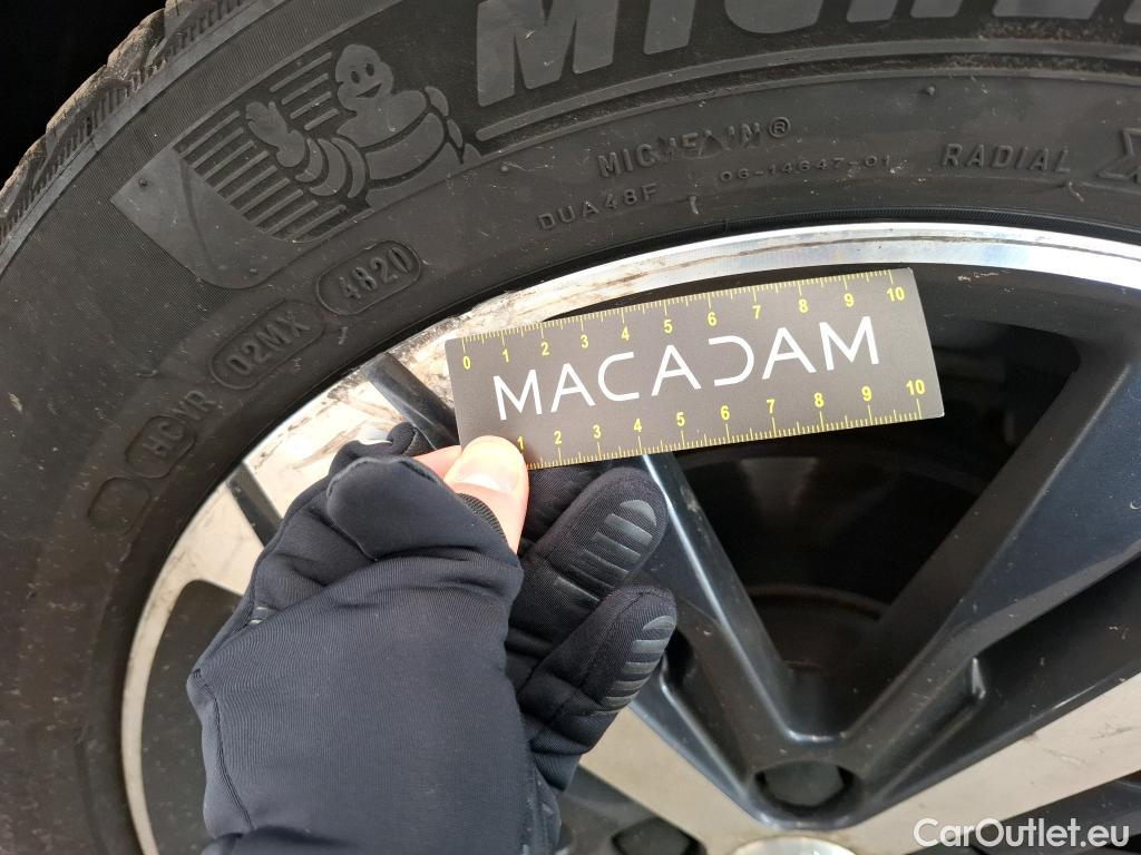  Peugeot  5008  GT Line 1.5 HDi 130CV BVA8 7 Sieges E6dT #36