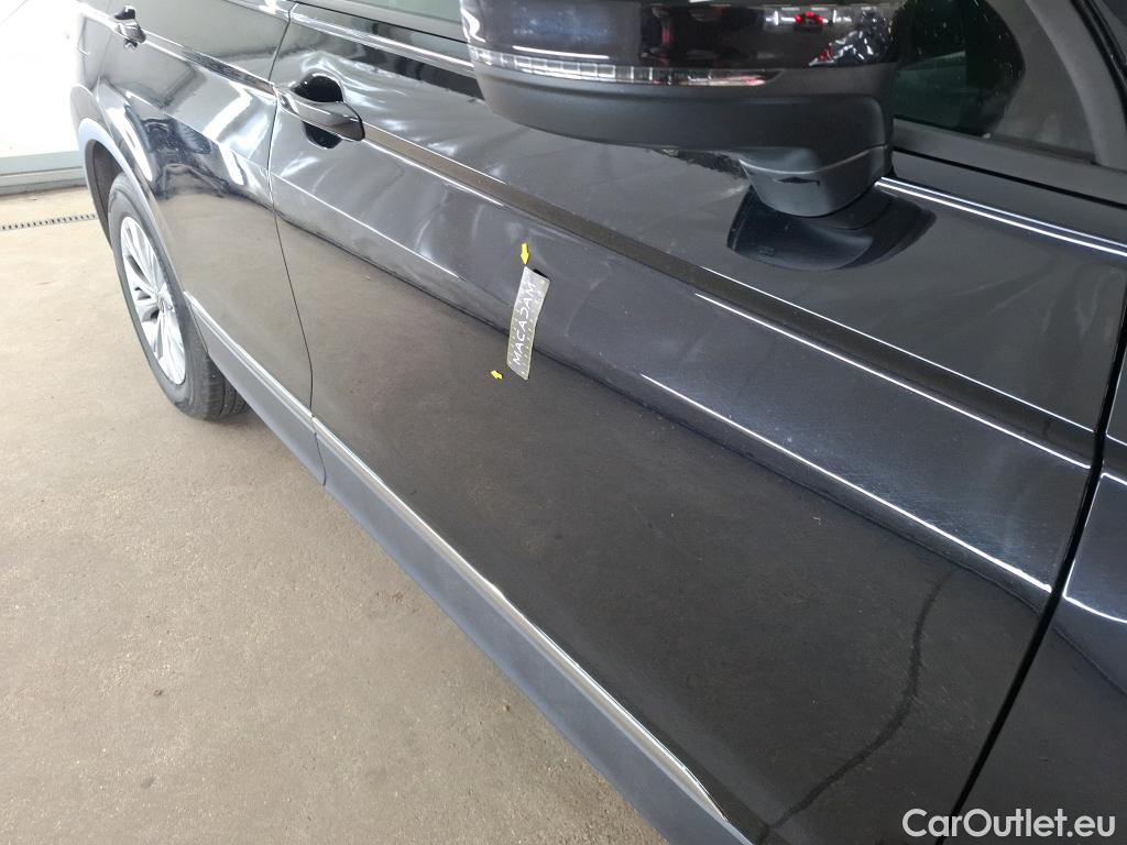  Volkswagen  Tiguan VOLKSWAGEN  / 2020 / 5P / SUV 2.0 TDI 150 DSG7 Life Business #1