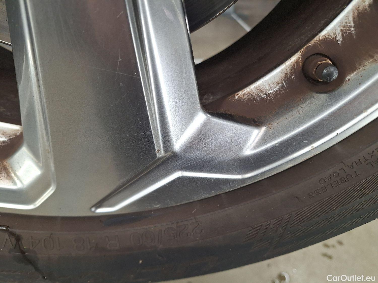  Toyota  RAV4 Toyota,  '18, Toyota  2.5 VVT-i Hybrid Dynamic Plus 4x4 E-CV #3