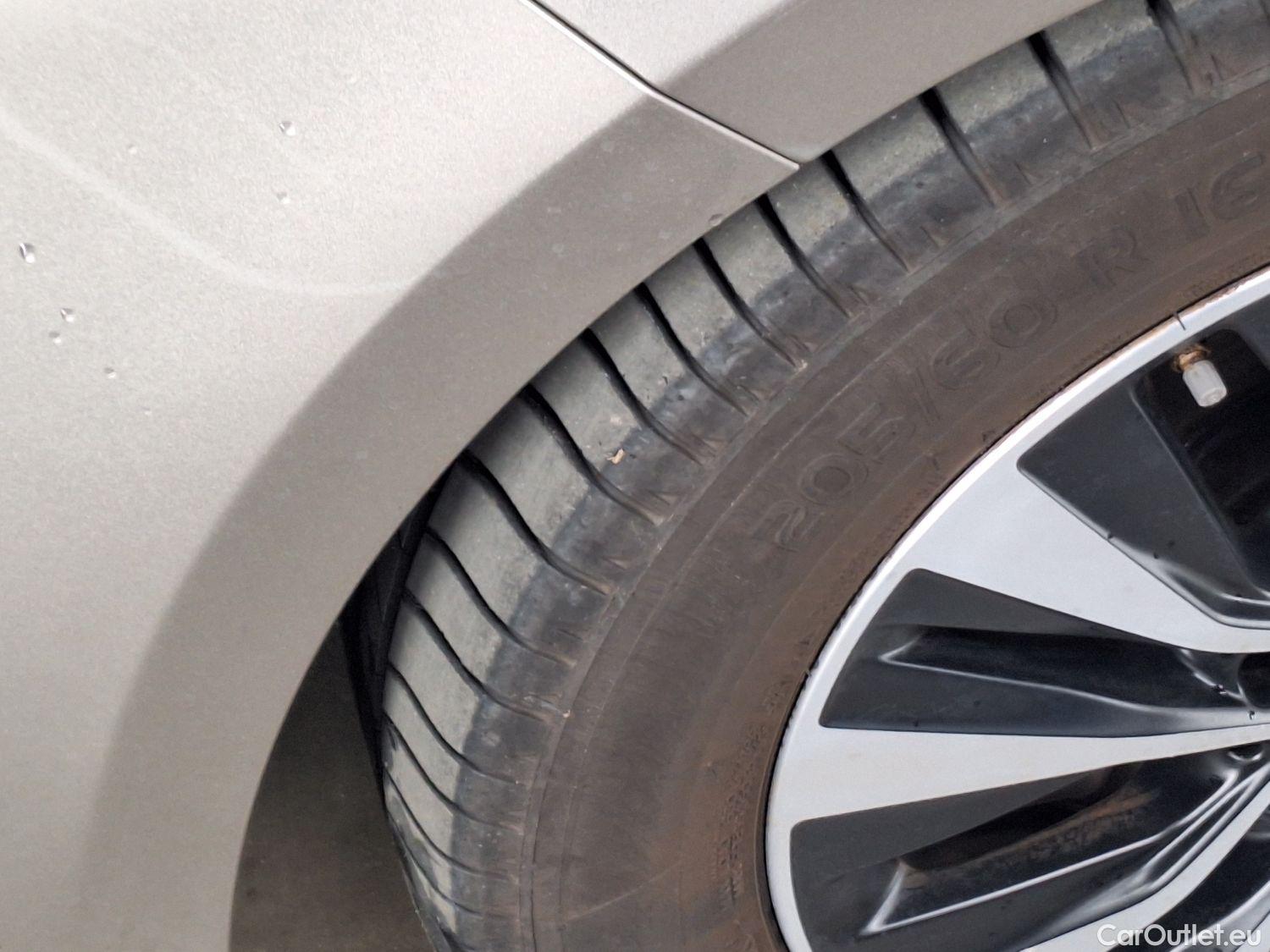  Mercedes  A-Klasse Mercedes, A-Class Berline '18, Mercedes-Benz  Limousine A 180d Business S #27