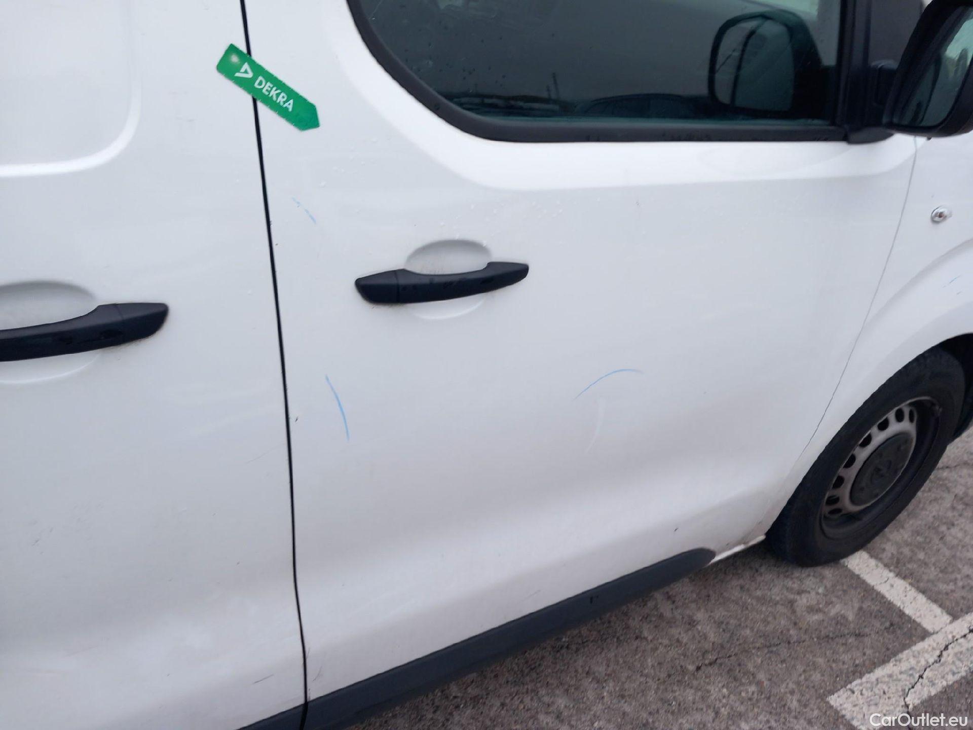  Opel  Vivaro OPEL  / 2019 / 4P / furgón Campaña F2ML 1.5 Diésel 74kW(100CV)M Std Exp #27