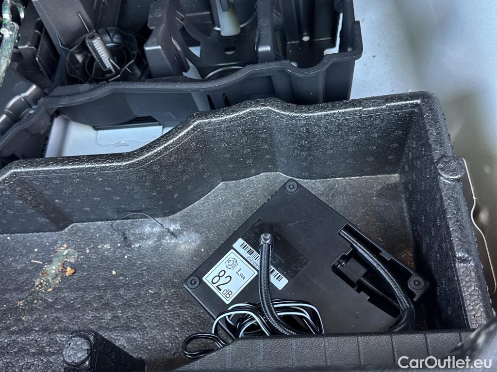  Peugeot  2008 PEUGEOT  / 2019 / 5P / todoterreno Allure BlueHDI 81kW (110CV) #18