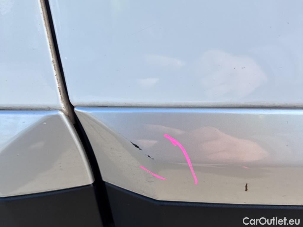  Peugeot  2008 PEUGEOT  / 2019 / 5P / todoterreno Allure BlueHDI 81kW (110CV) #52