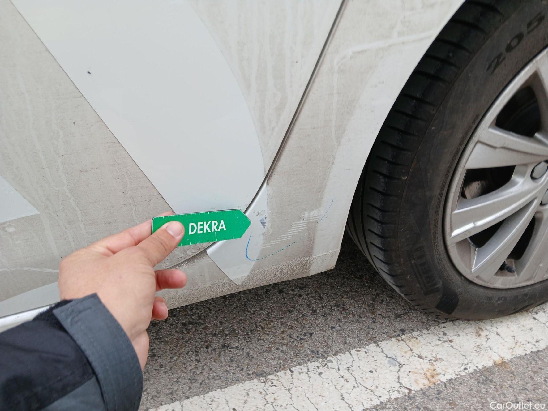  Peugeot  308 PEUGEOT  / 2017 / 5P / familiar SW Style 1.5 BlueHDi 96KW (130CV) Auto #25