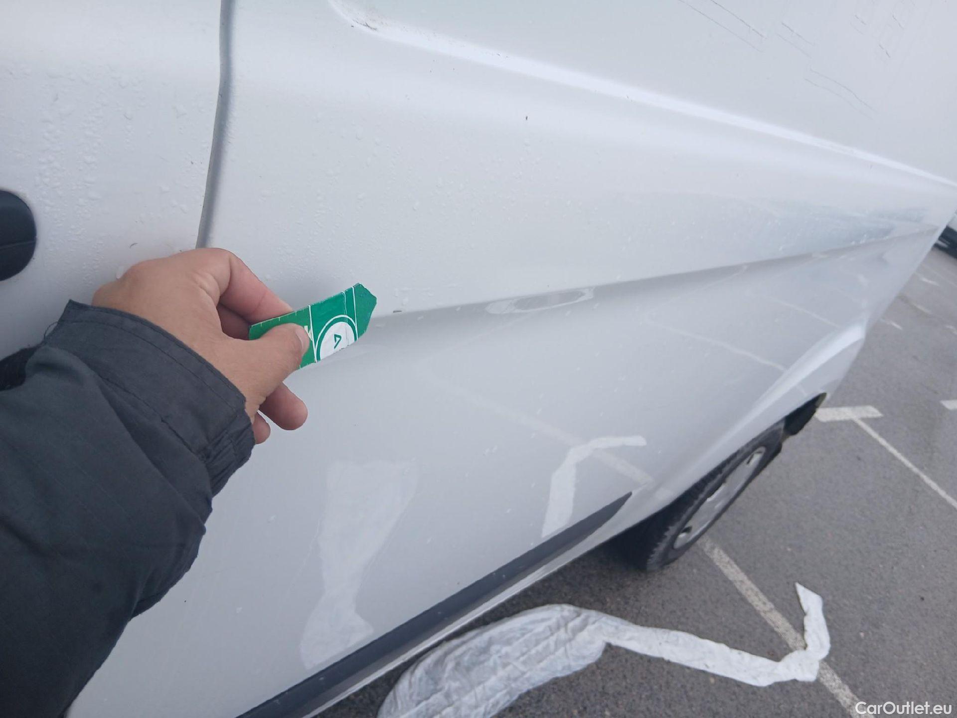  Ford  Transit FORD  Custom / 2012 / 4P / furgón Van 2.0 TDCI 96kW 300 L2 Trend RAMPA DE ACCESO #13