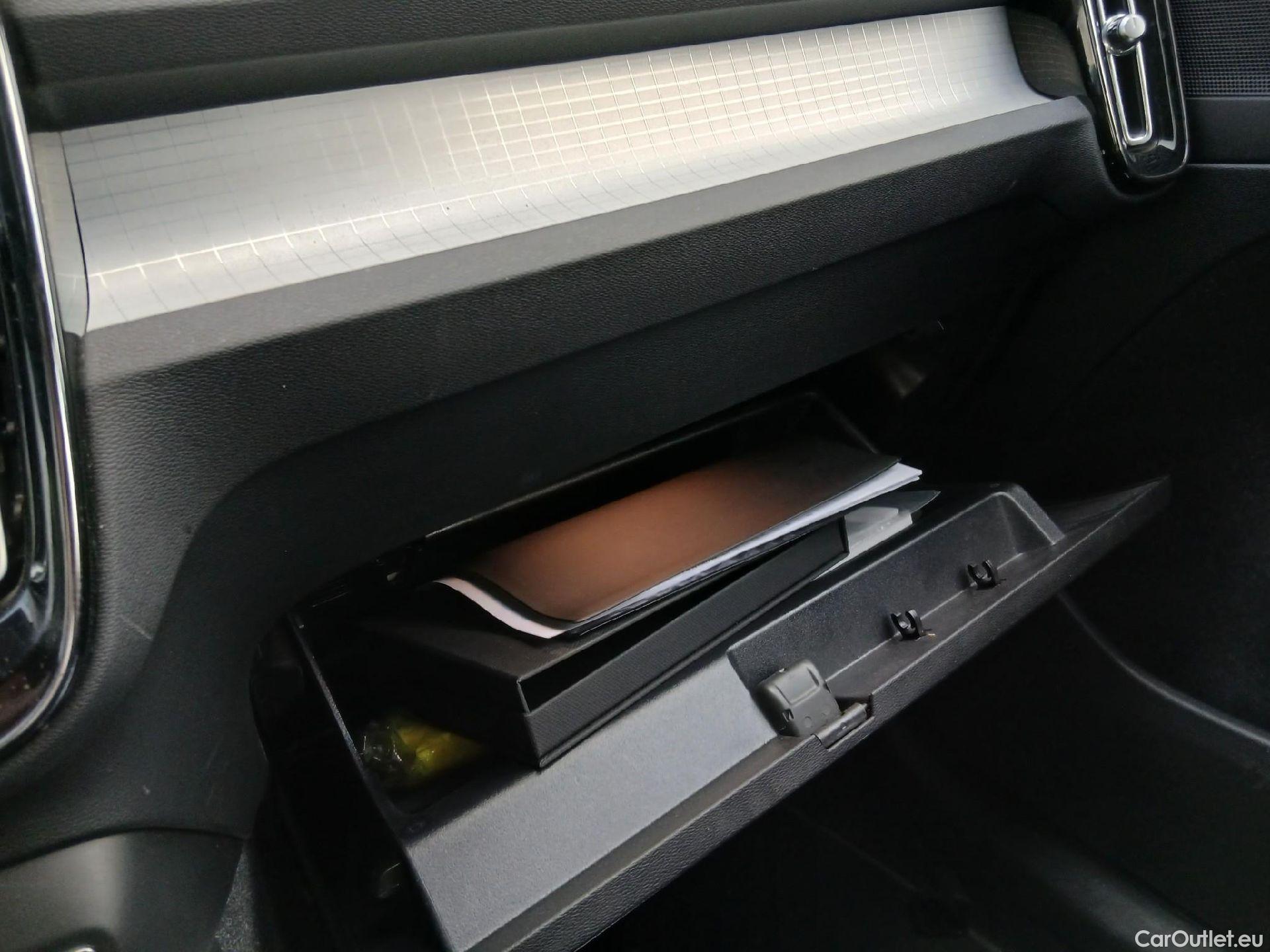  Volvo  XC 40 VOLVO XC40 / 2017 / 5P / todoterreno 1.5 T4 Twin Recharge R-Design Exp Auto #1