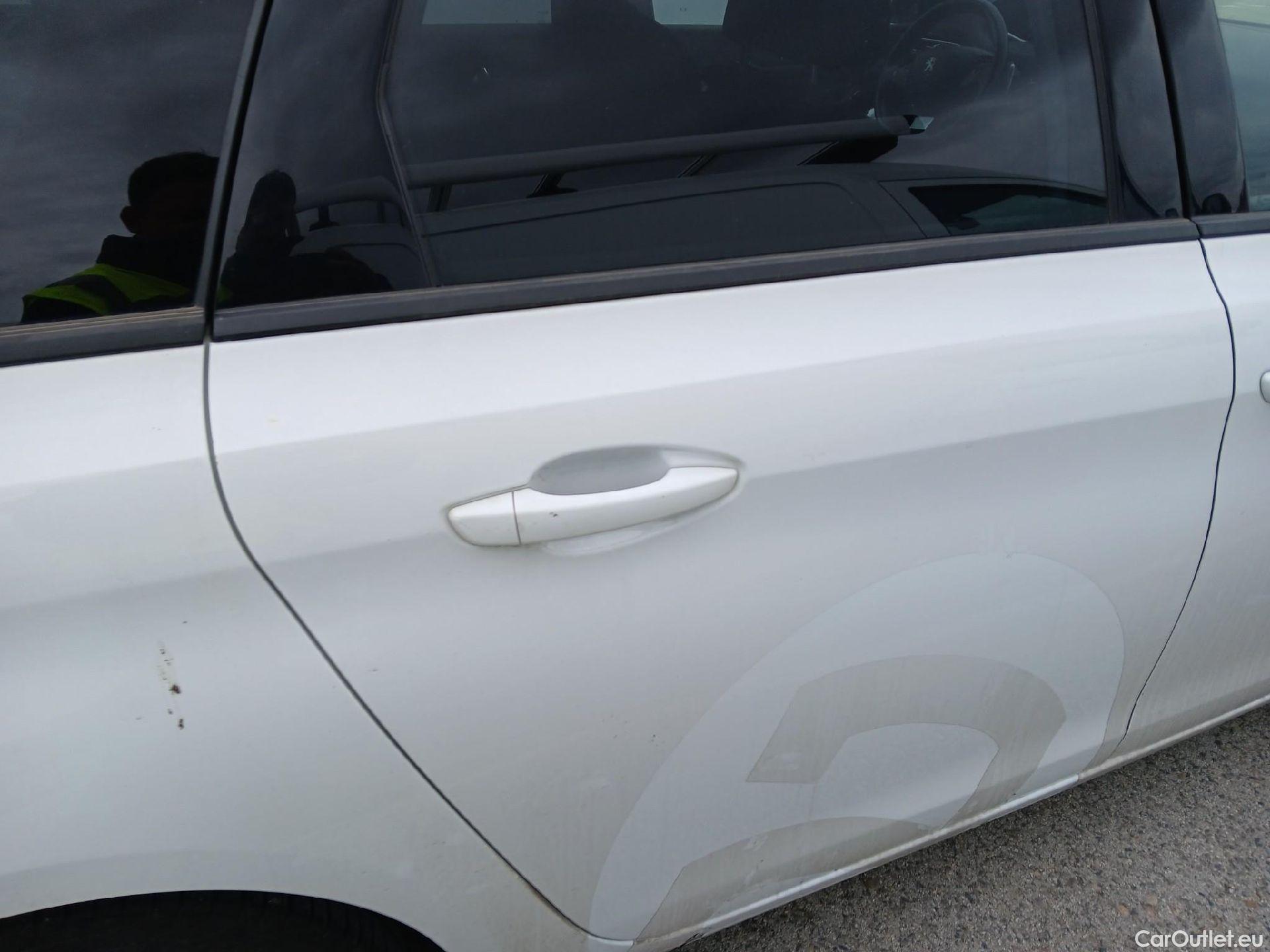  Peugeot  308 PEUGEOT  / 2017 / 5P / familiar SW Style 1.5 BlueHDi 96KW (130CV) Auto #30