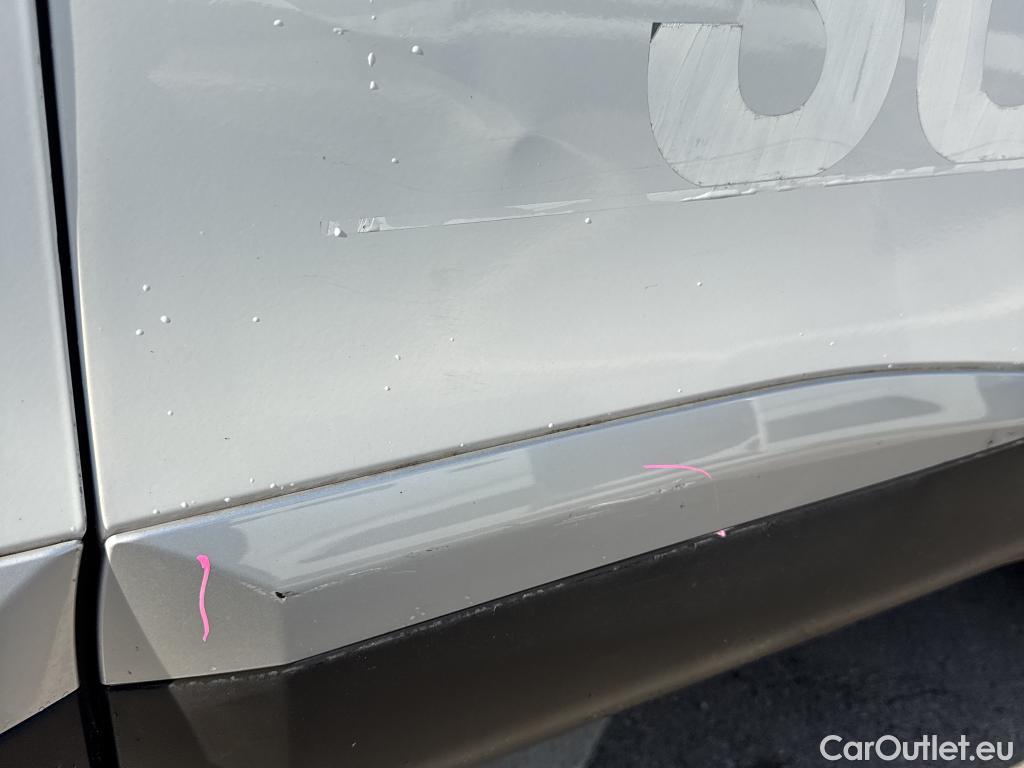  Peugeot  2008 PEUGEOT  / 2019 / 5P / todoterreno Allure BlueHDI 81kW (110CV) #39