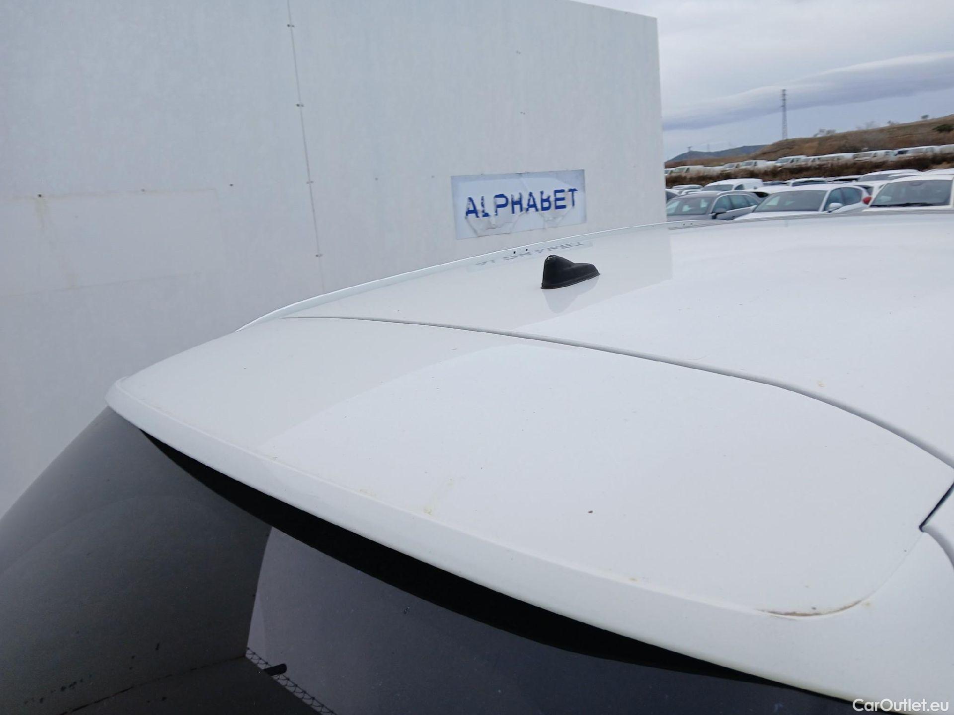  Peugeot  308 PEUGEOT  / 2017 / 5P / familiar SW Style 1.5 BlueHDi 96KW (130CV) Auto #21