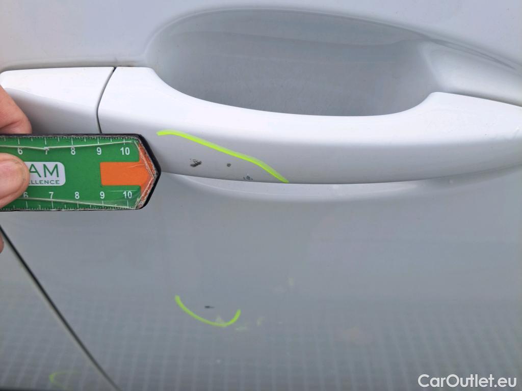  Peugeot  3008 PEUGEOT  / 2016 / 5P / todoterreno 1.5 BlueHDi 96kW (130CV) S&S Style #28