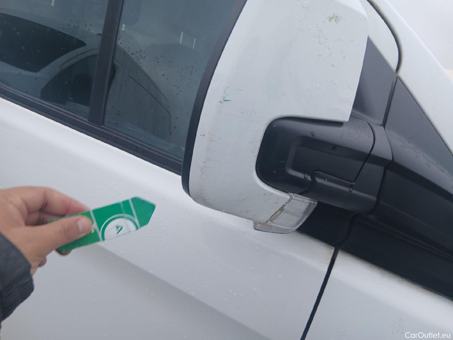  Ford  Transit FORD  Custom / 2012 / 4P / furgón Van 2.0 TDCI 96kW 300 L2 Trend RAMPA DE ACCESO #28