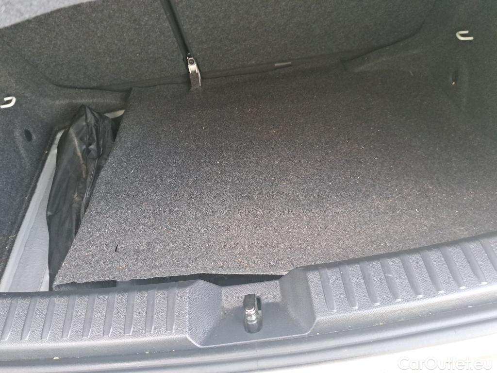  Seat  Ibiza SEAT  / 2017 / 5P / berlina con portón 1.0 TSI 81kW (110CV) Style Plus (AC) #1