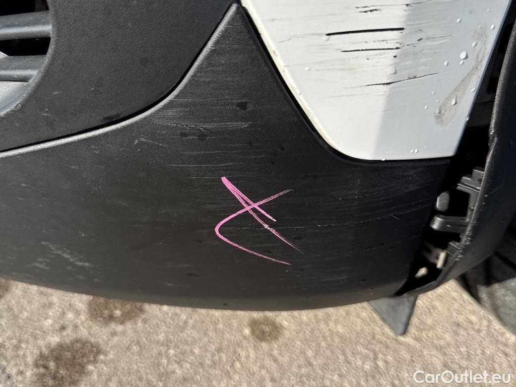  Peugeot  2008 PEUGEOT  / 2019 / 5P / todoterreno Allure BlueHDI 81kW (110CV) #28