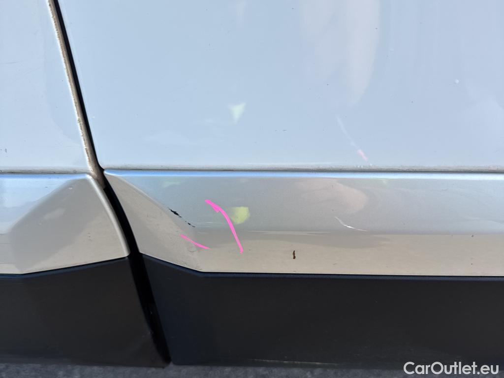  Peugeot  2008 PEUGEOT  / 2019 / 5P / todoterreno Allure BlueHDI 81kW (110CV) #51