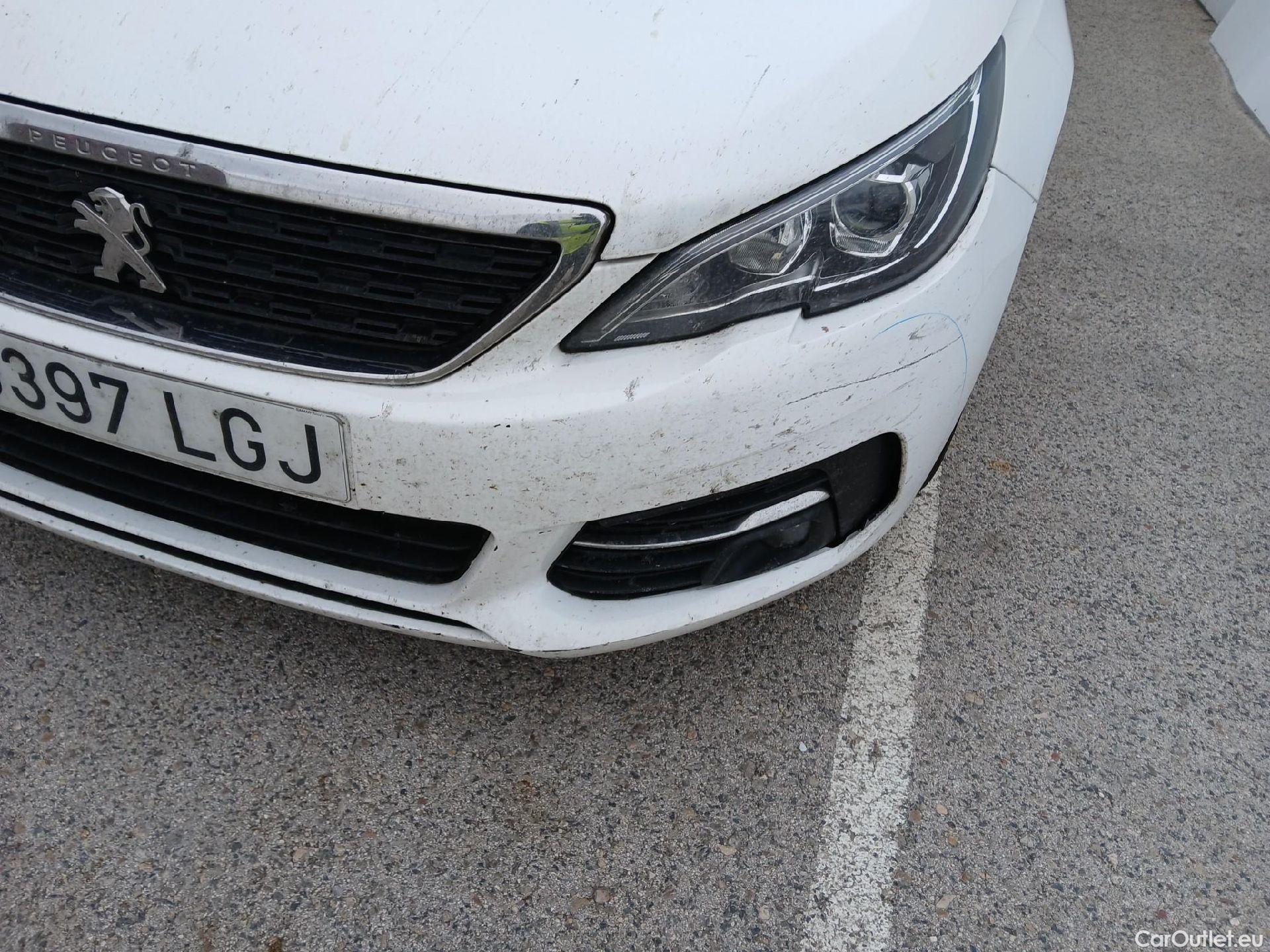  Peugeot  308 PEUGEOT  / 2017 / 5P / familiar SW Style 1.5 BlueHDi 96KW (130CV) Auto #17