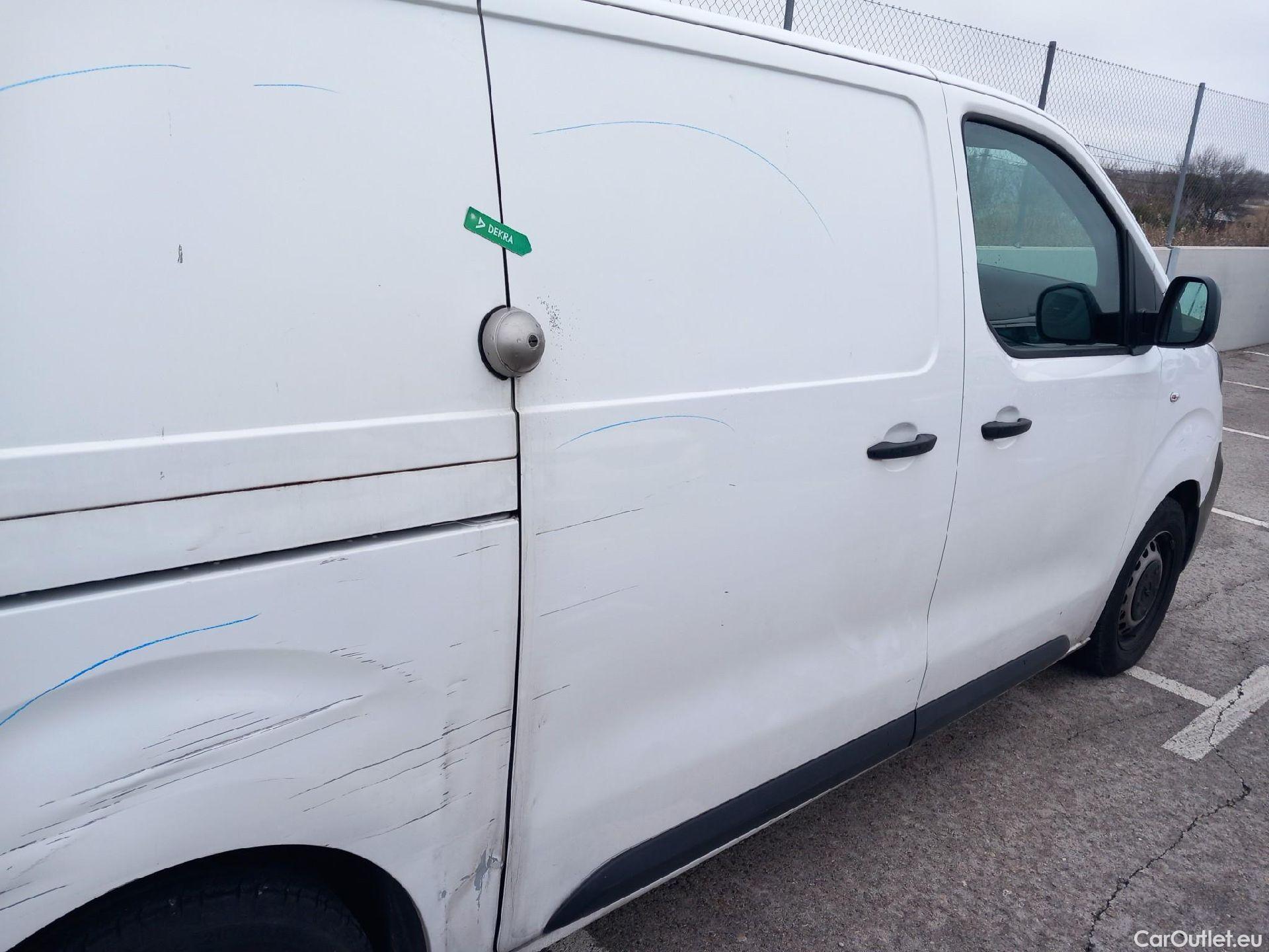  Opel  Vivaro OPEL  / 2019 / 4P / furgón Campaña F2ML 1.5 Diésel 74kW(100CV)M Std Exp #25