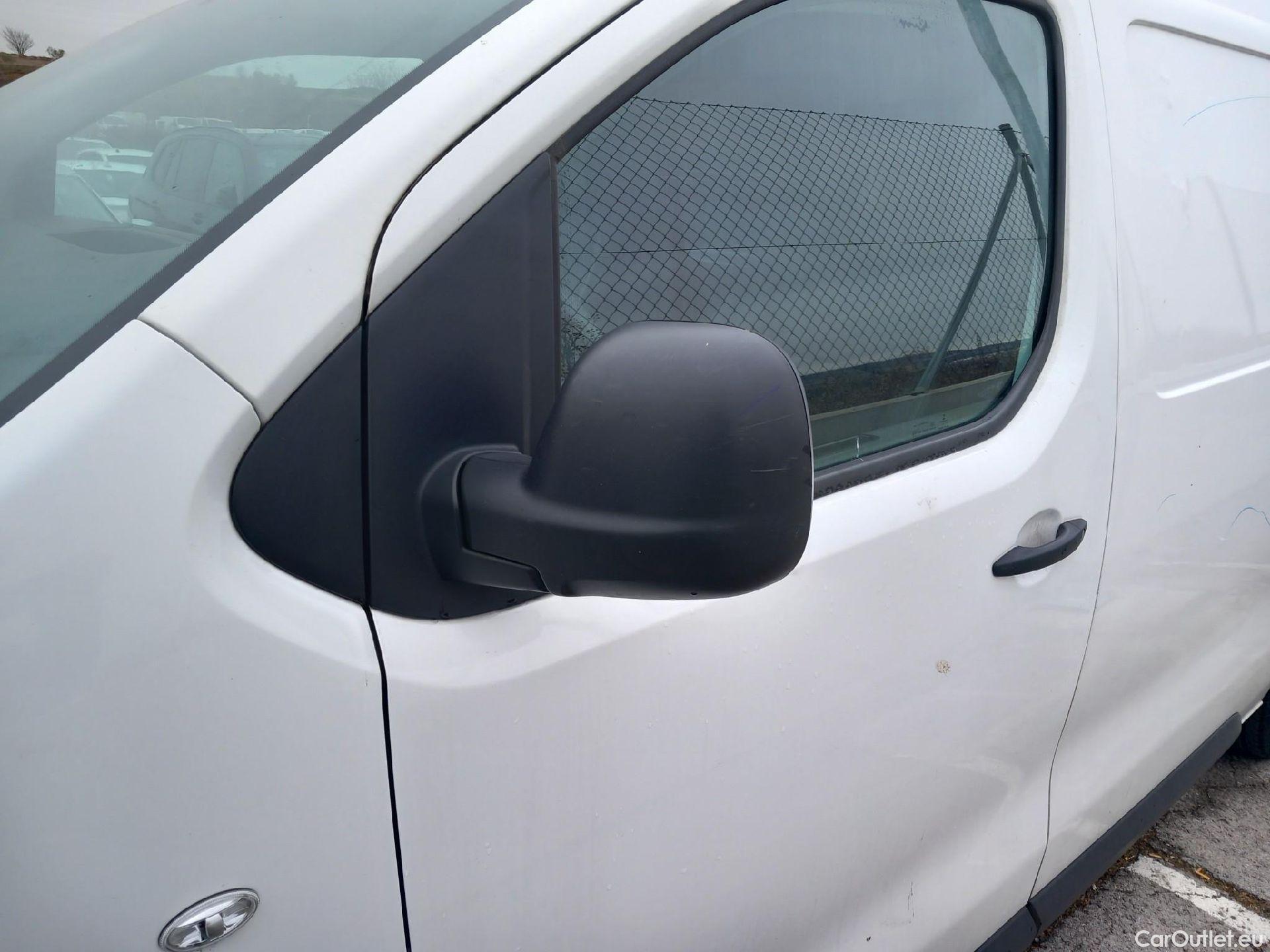  Opel  Vivaro OPEL  / 2019 / 4P / furgón Campaña F2ML 1.5 Diésel 74kW(100CV)M Std Exp #28