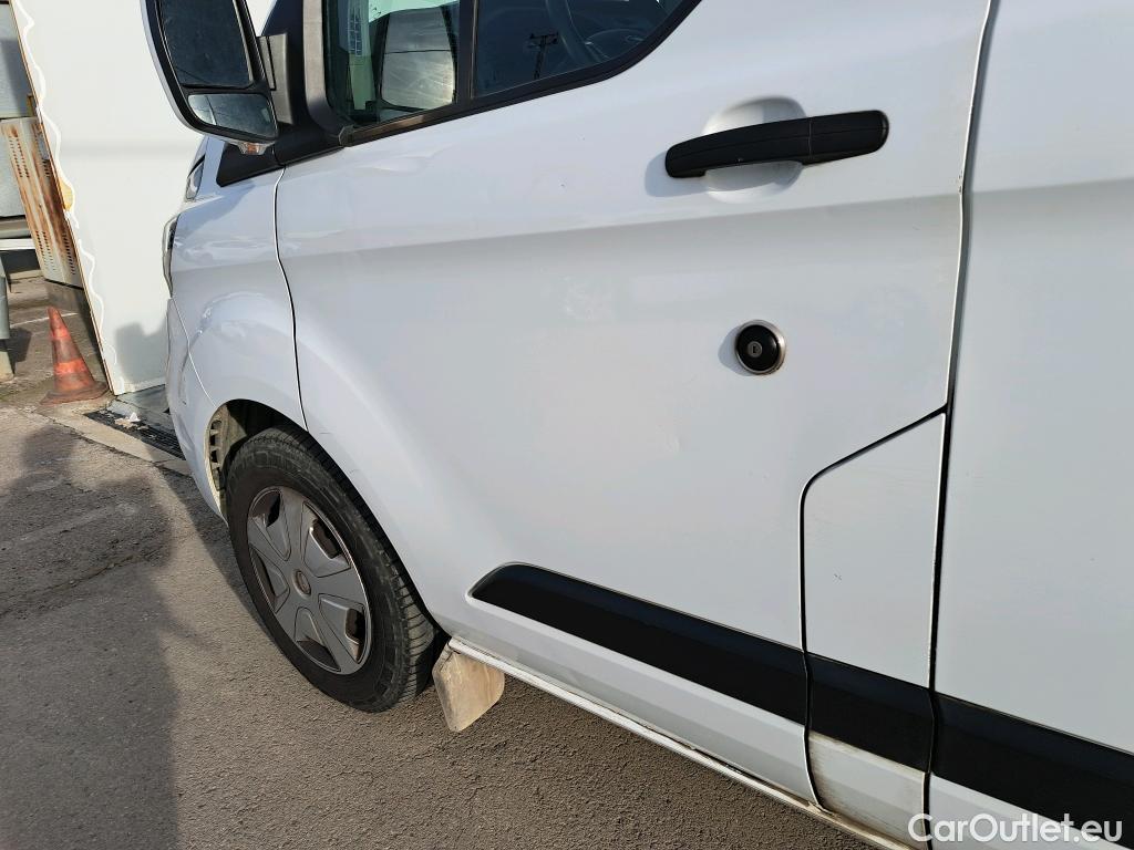  Ford  Transit  Custom Combi / Tourneo Custom 320 L1 Trend 2.0 Ecoblue 150CV MT6 E6d #17