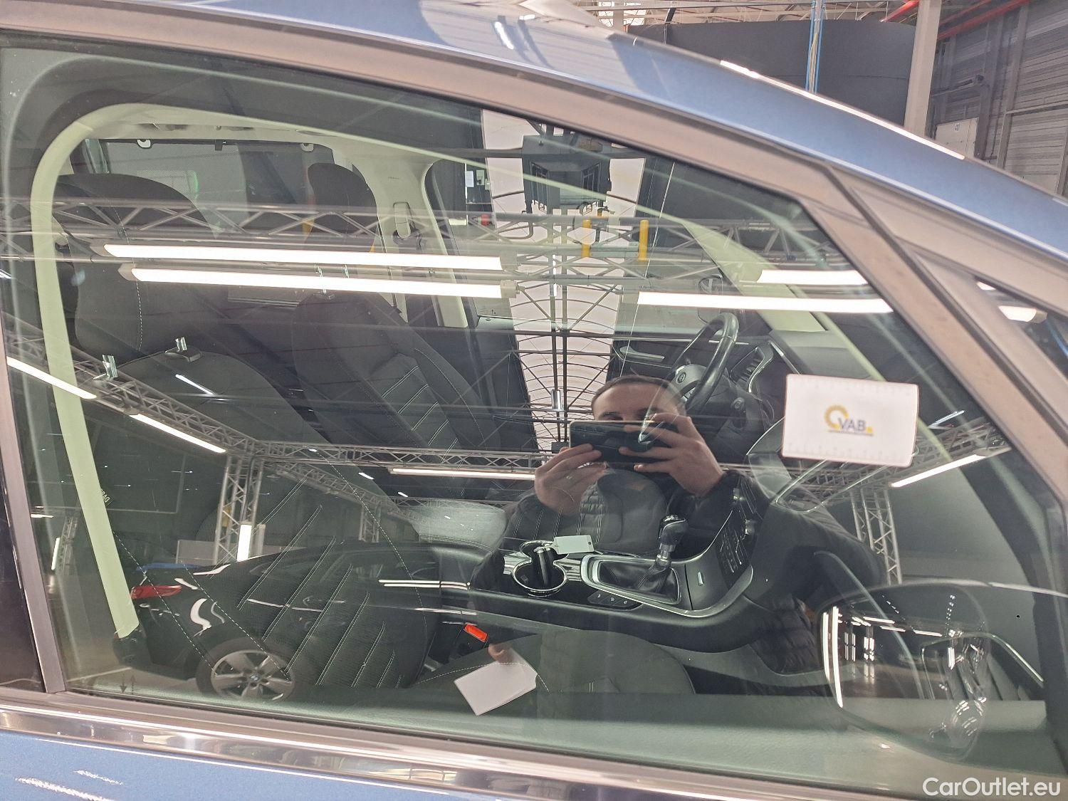  Ford  Galaxy Ford,  '15, Ford  2.0 TDCi 110kW S/S Titanium 5d 7pl #36