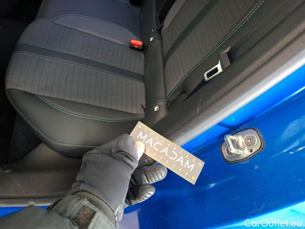  Peugeot  2008  Allure Business 1.5 HDi 130CV BVA8 E6d #1