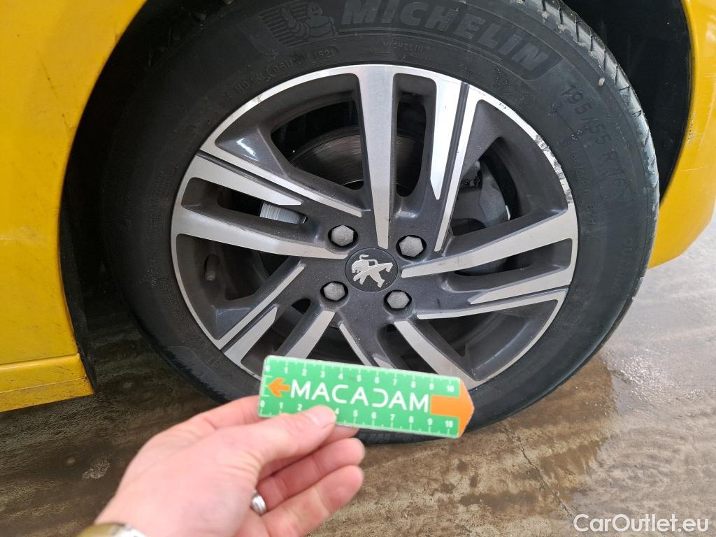  Peugeot  208  Allure Business 1.2 PureTech 100CV BVA8 E6d #6