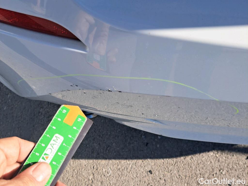  Bmw  Serie 1 BMW  / 2019 / 5P / berlina con portón 116d #32