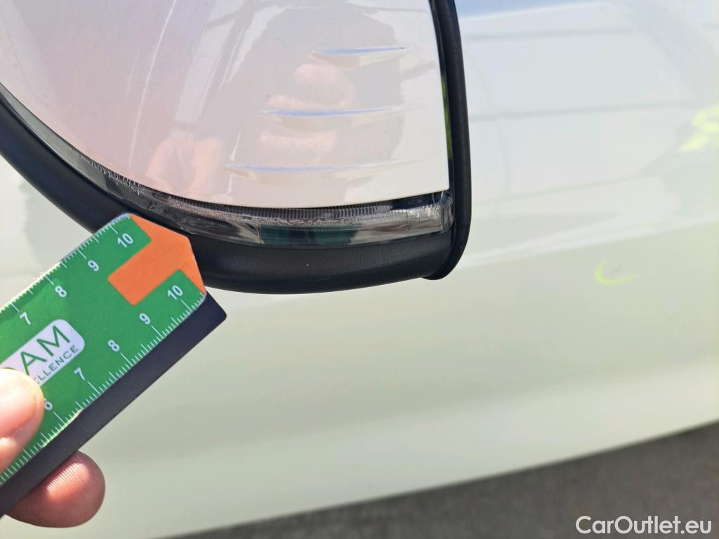  Bmw  Serie 1 BMW  / 2019 / 5P / berlina con portón 116d #37