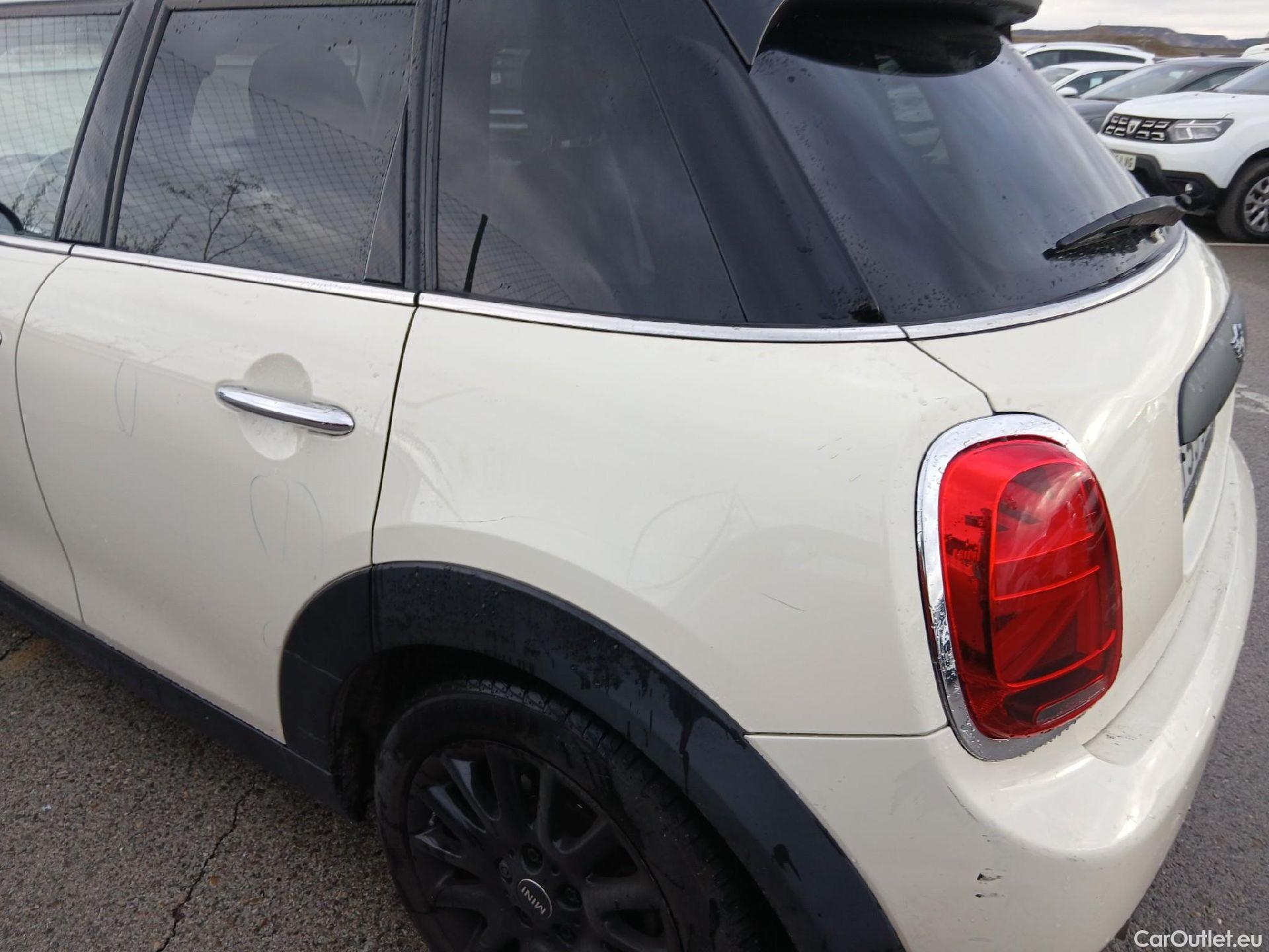  Mini  Cooper MINI MINI / 2014 / 5P / berlina con portón ONE 5 PUERTAS (CX) #17