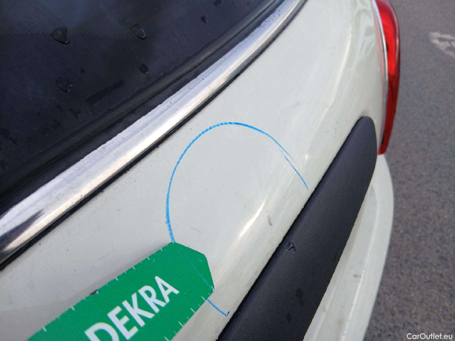  Mini  Cooper MINI MINI / 2014 / 5P / berlina con portón ONE 5 PUERTAS (CX) #24