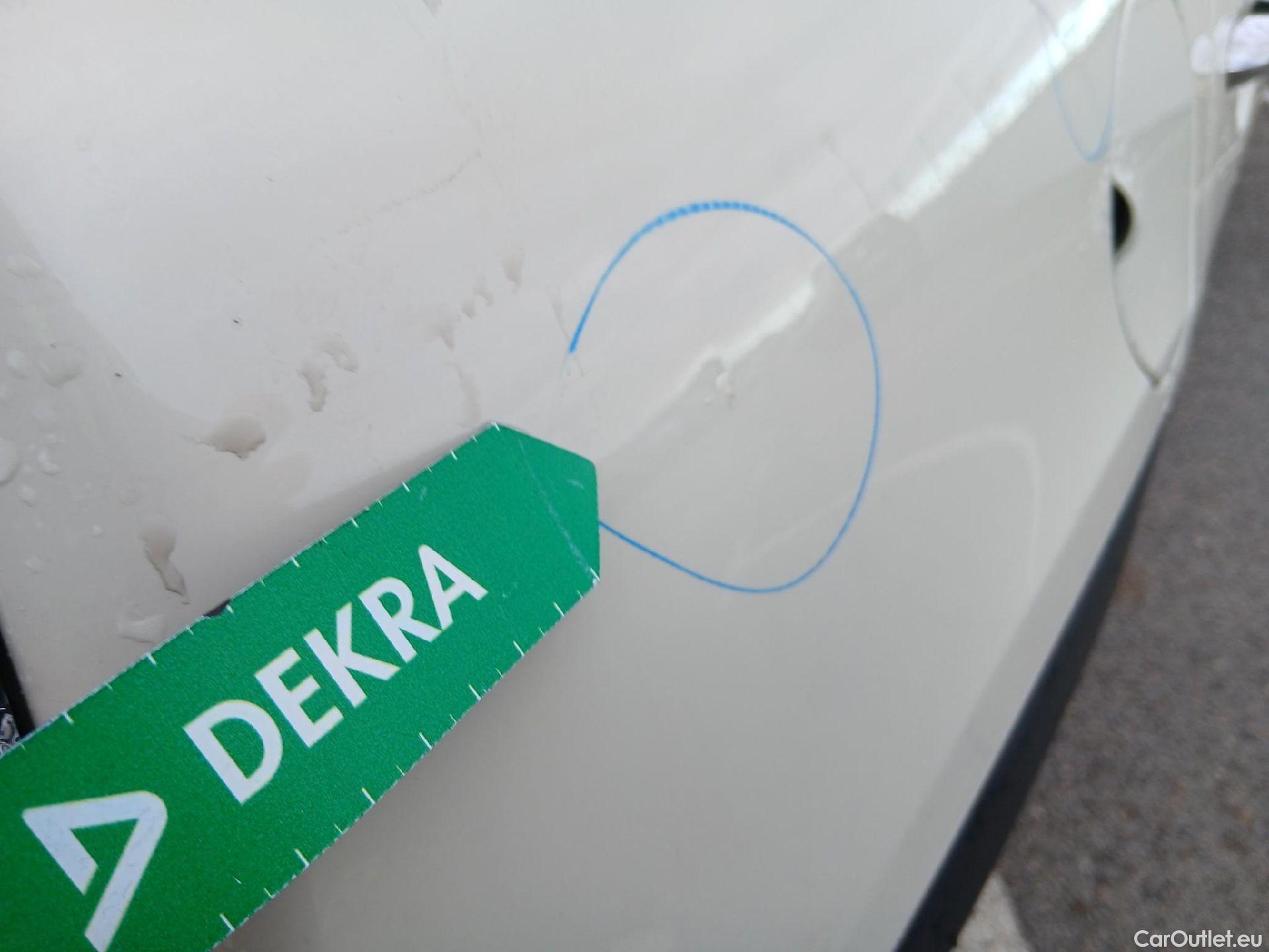  Mini  Cooper MINI MINI / 2014 / 5P / berlina con portón ONE 5 PUERTAS (CX) #31