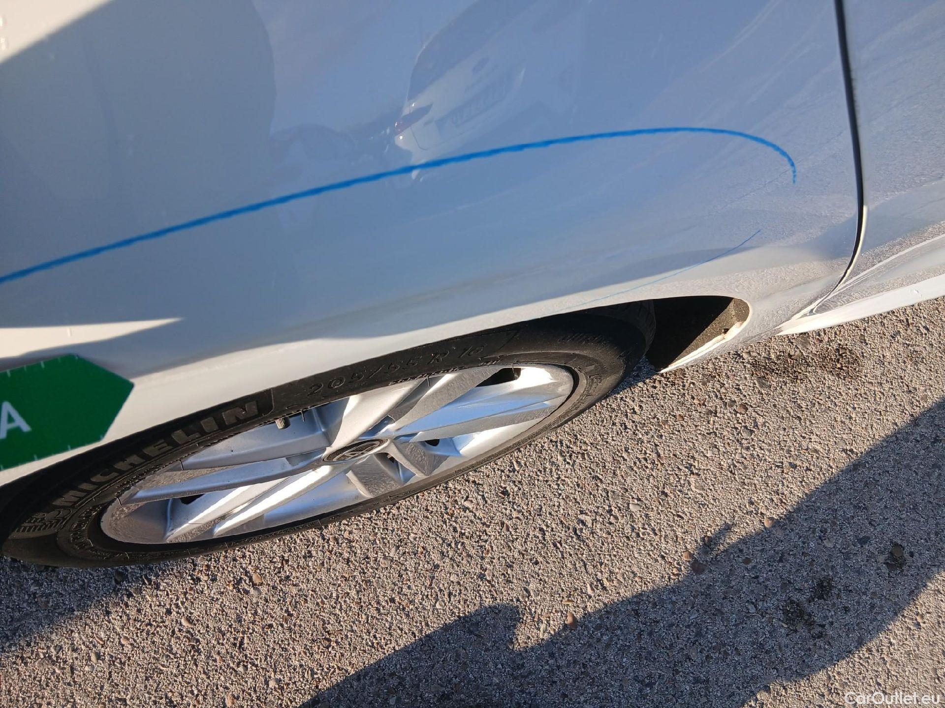  Toyota  Corolla TOYOTA  / 2019 / 5P / familiar 1.8 125H ACTIVE TECH E-CVT TOU SPORT #25