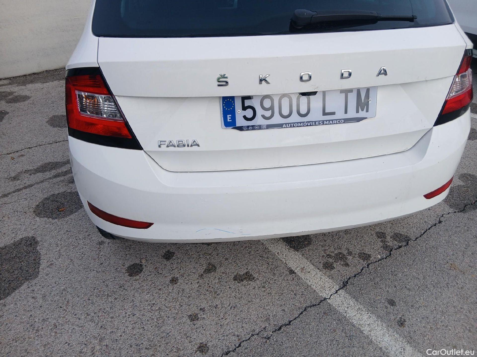  Skoda  Fabia SKODA  / 2018 / 5P / berlina con portón 1.0 TSI 70KW (95cv) Ambition Plus(SP) (AC2) #15