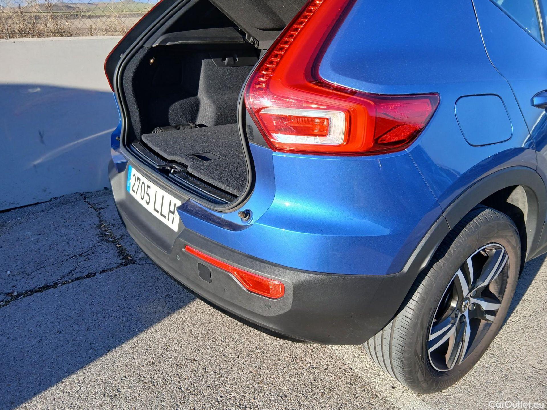  Volvo  XC 40 VOLVO XC40 / 2017 / 5P / todoterreno 1.5 T3 R-Design Auto #28