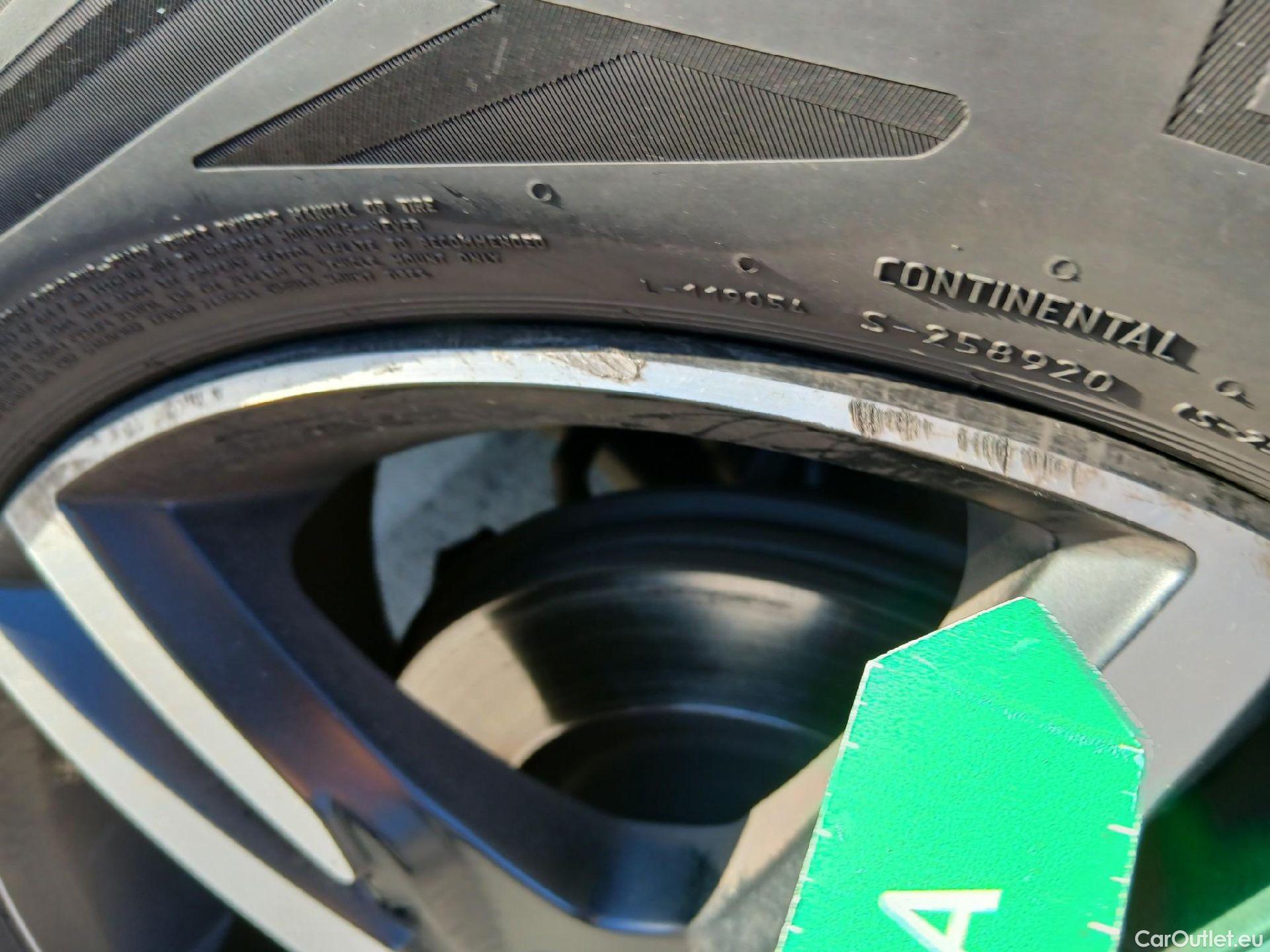  Volvo  XC 40 VOLVO XC40 / 2017 / 5P / todoterreno 1.5 T3 R-Design Auto #41