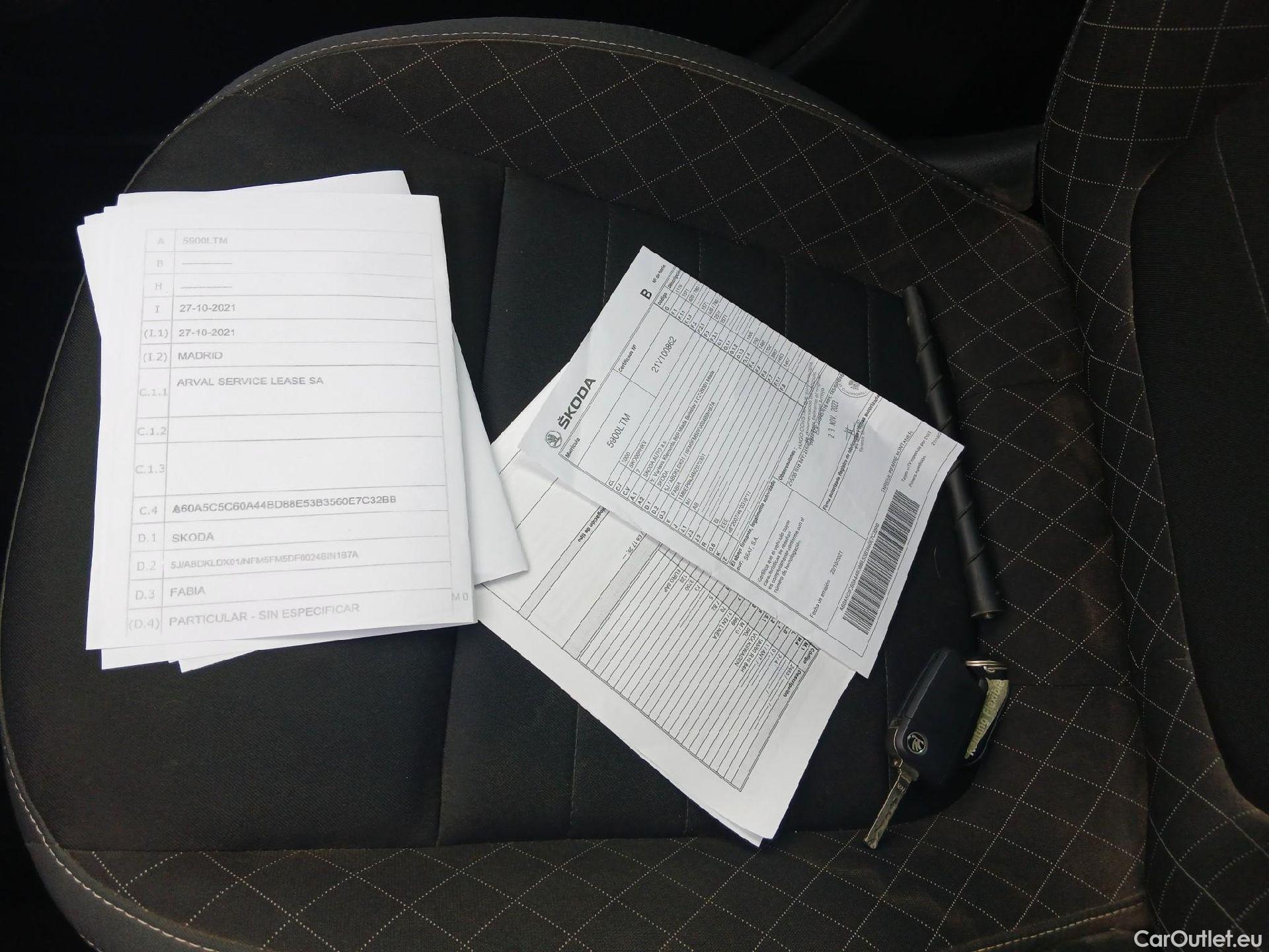  Skoda  Fabia SKODA  / 2018 / 5P / berlina con portón 1.0 TSI 70KW (95cv) Ambition Plus(SP) (AC2) #2