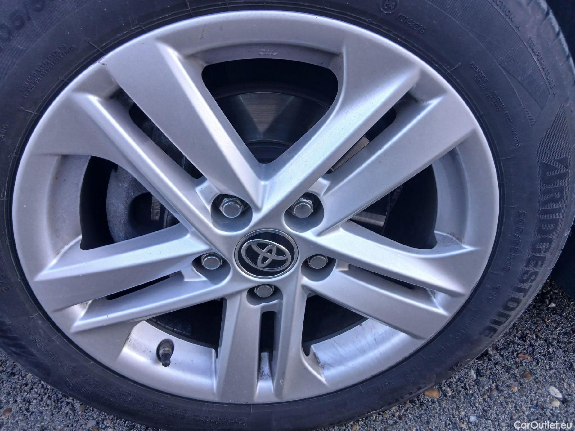  Toyota  Corolla TOYOTA  / 2019 / 5P / familiar 1.8 125H ACTIVE TECH E-CVT TOU SPORT #1