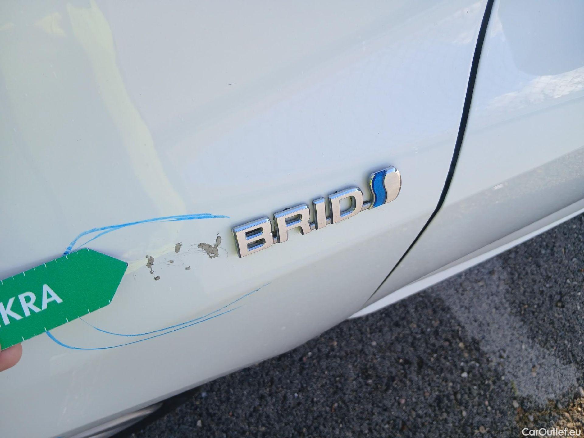  Toyota  Corolla TOYOTA  / 2019 / 5P / familiar 1.8 125H ACTIVE TECH E-CVT TOU SPORT #19