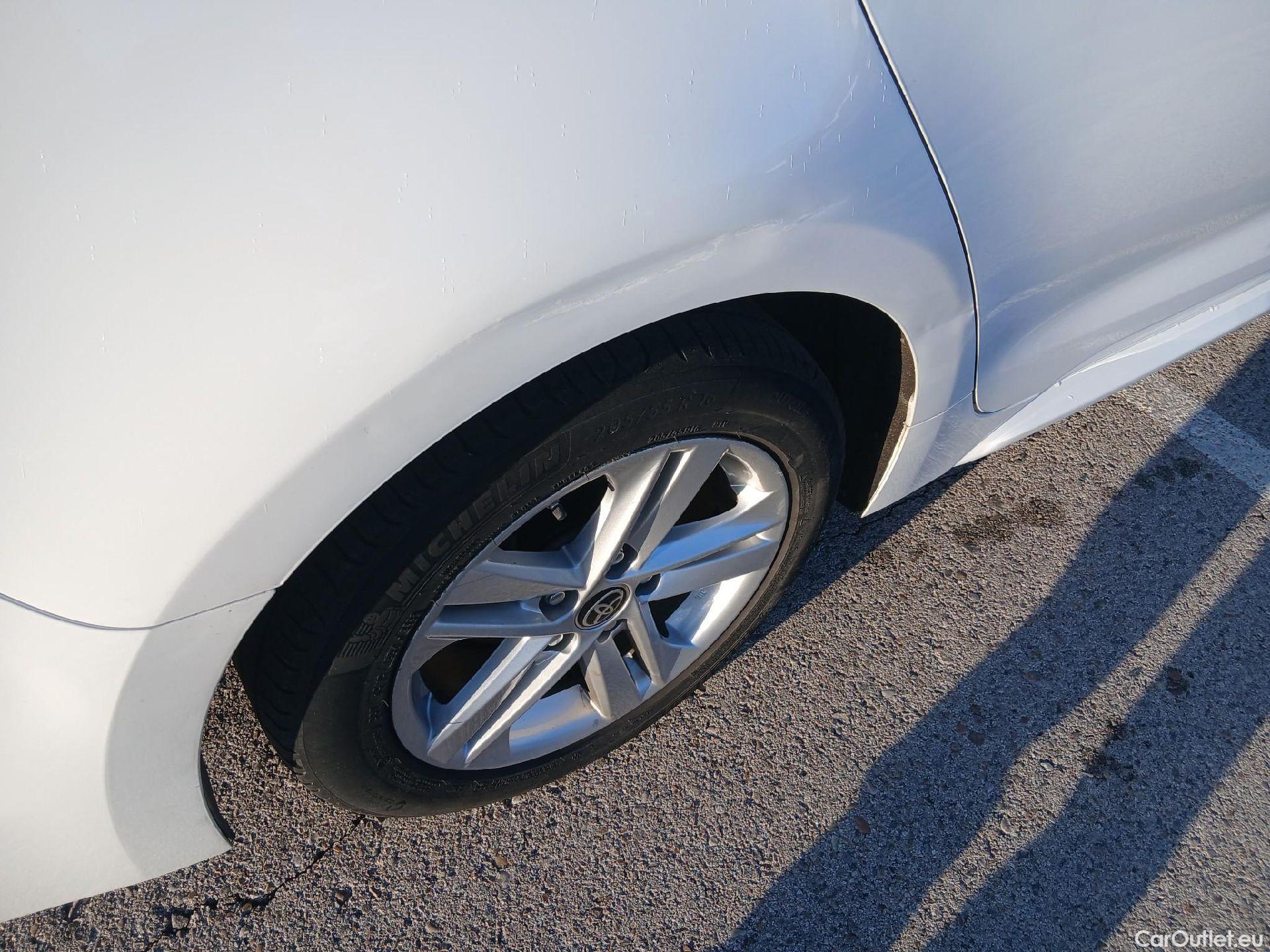  Toyota  Corolla TOYOTA  / 2019 / 5P / familiar 1.8 125H ACTIVE TECH E-CVT TOU SPORT #8