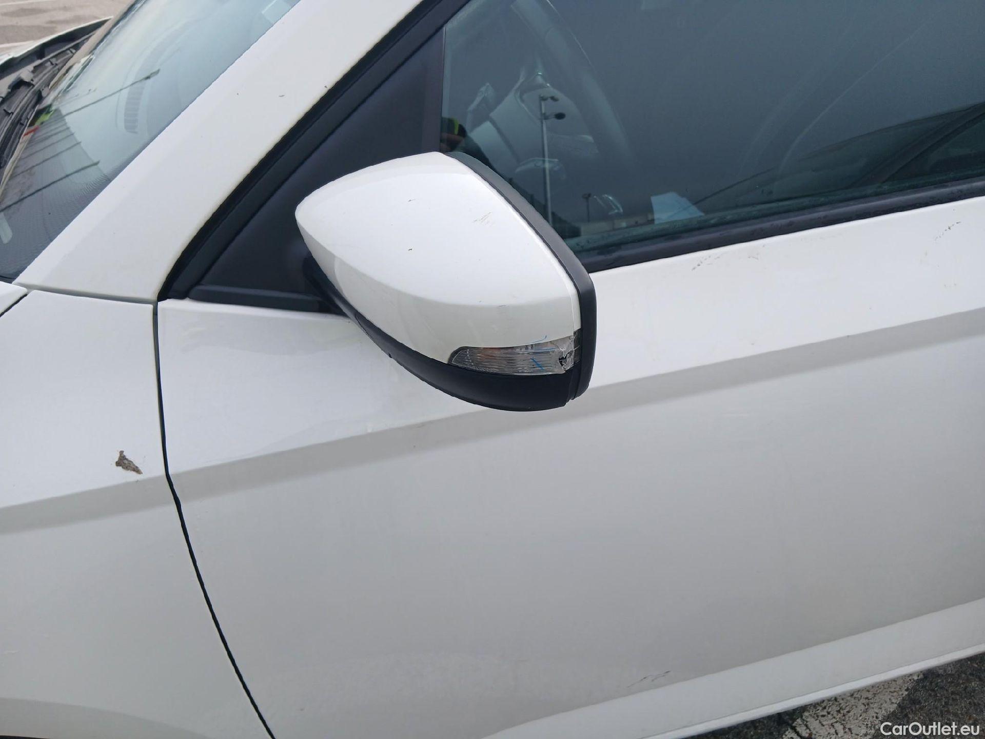  Skoda  Fabia SKODA  / 2018 / 5P / berlina con portón 1.0 TSI 70KW (95cv) Ambition Plus(SP) (AC2) #13