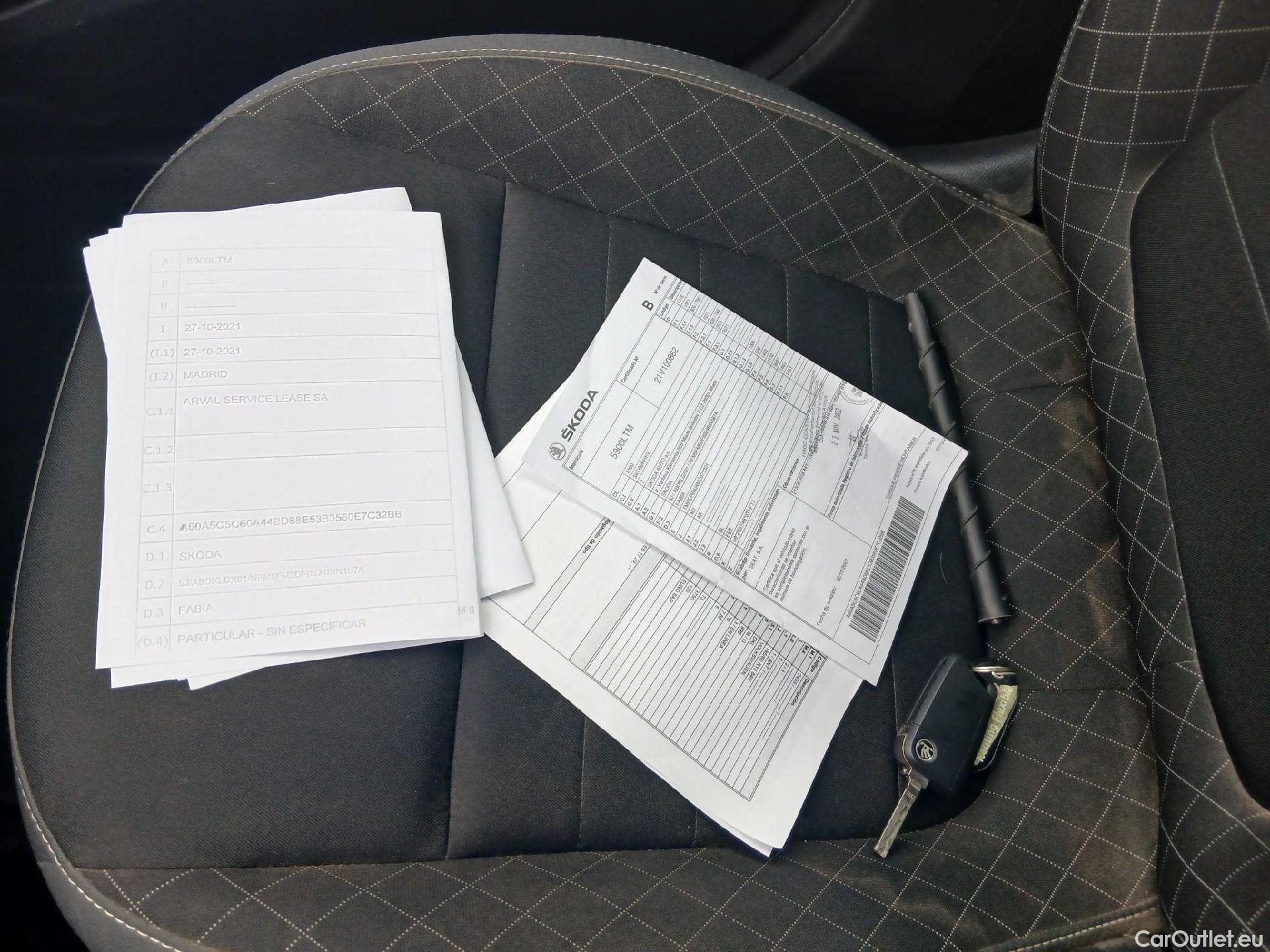  Skoda  Fabia SKODA  / 2018 / 5P / berlina con portón 1.0 TSI 70KW (95cv) Ambition Plus(SP) (AC2) #1