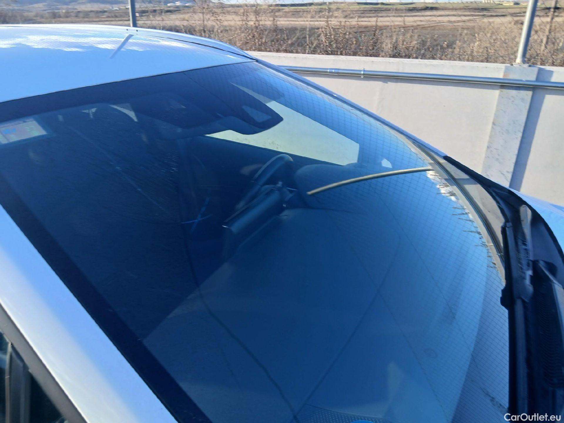  Toyota  Corolla TOYOTA  / 2019 / 5P / familiar 1.8 125H ACTIVE TECH E-CVT TOU SPORT #13