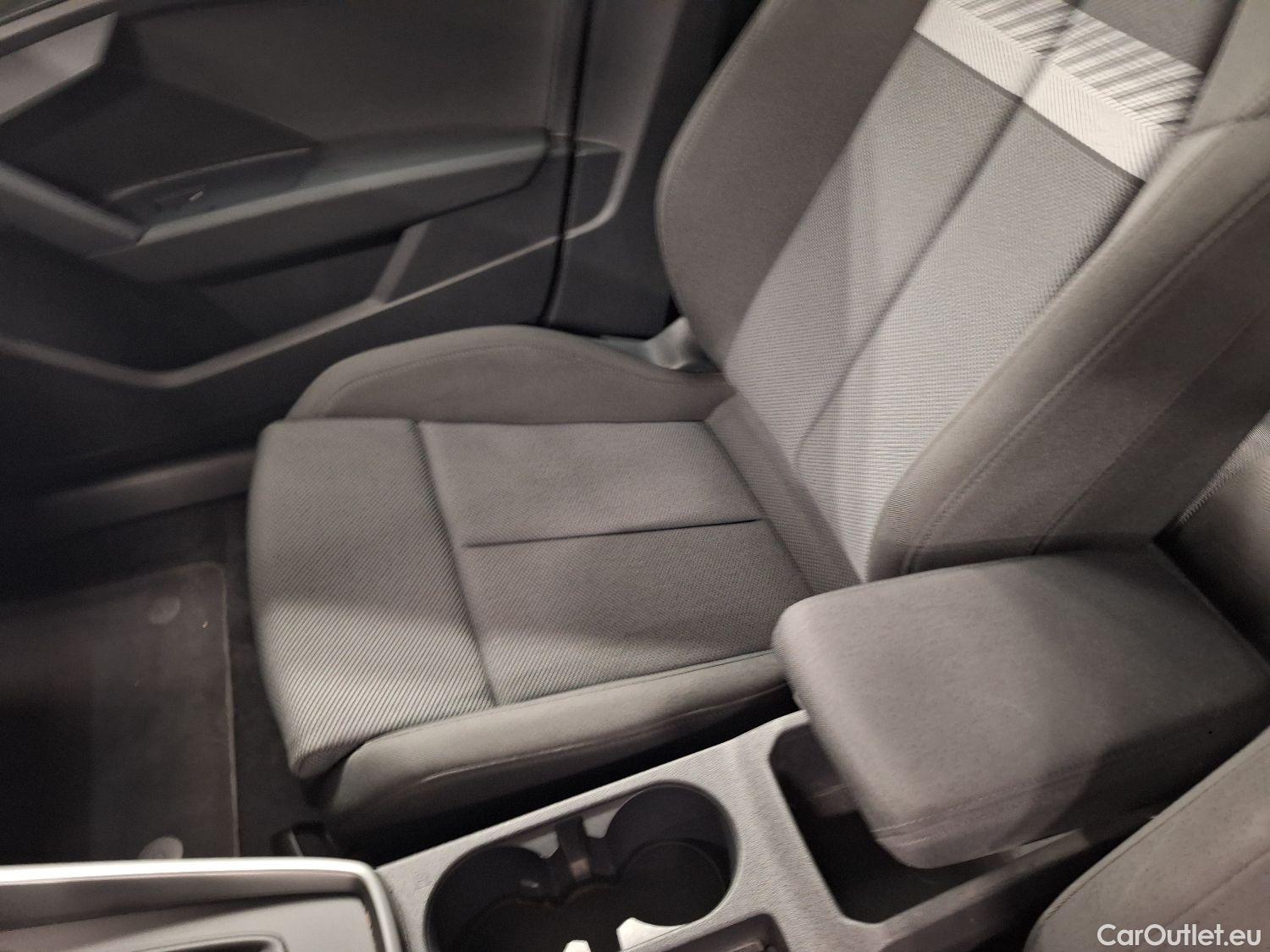  Audi  A3 Audi,  SB '20, Audi  Sportback 2.0 35 TDi 110kW S line 5d #31