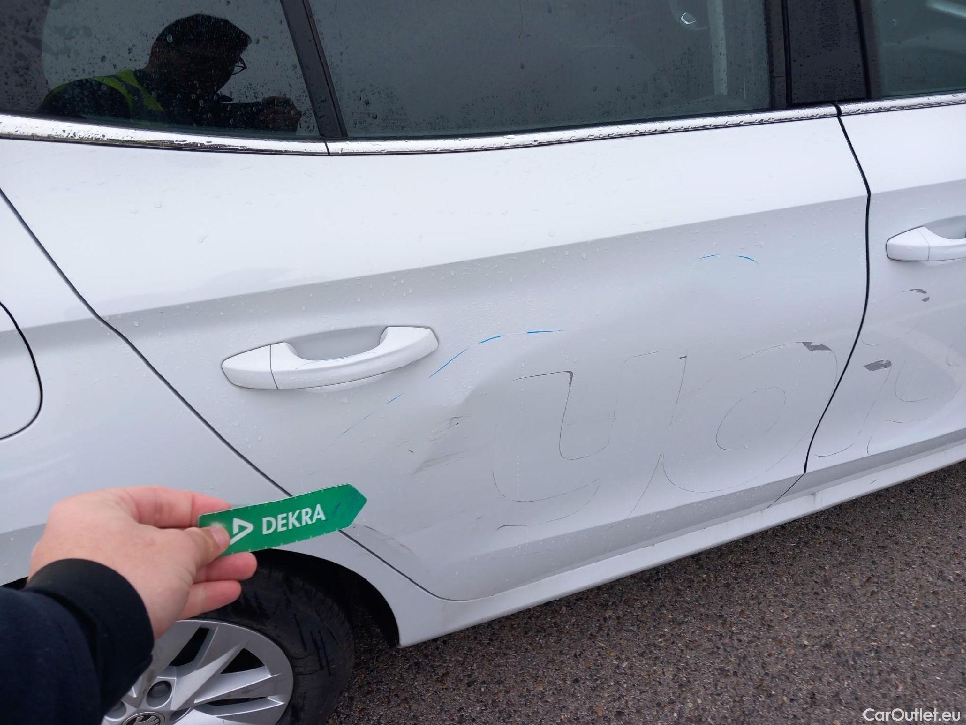  Skoda  Fabia SKODA  / 2021 / 5P / berlina con portón 1.0 TSI 70KW (95CV) Emotion (AC) #26